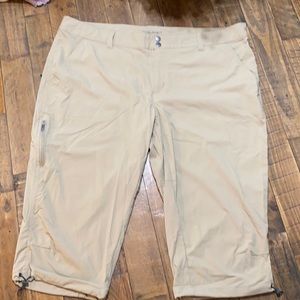 Columbia tan capris size 20W